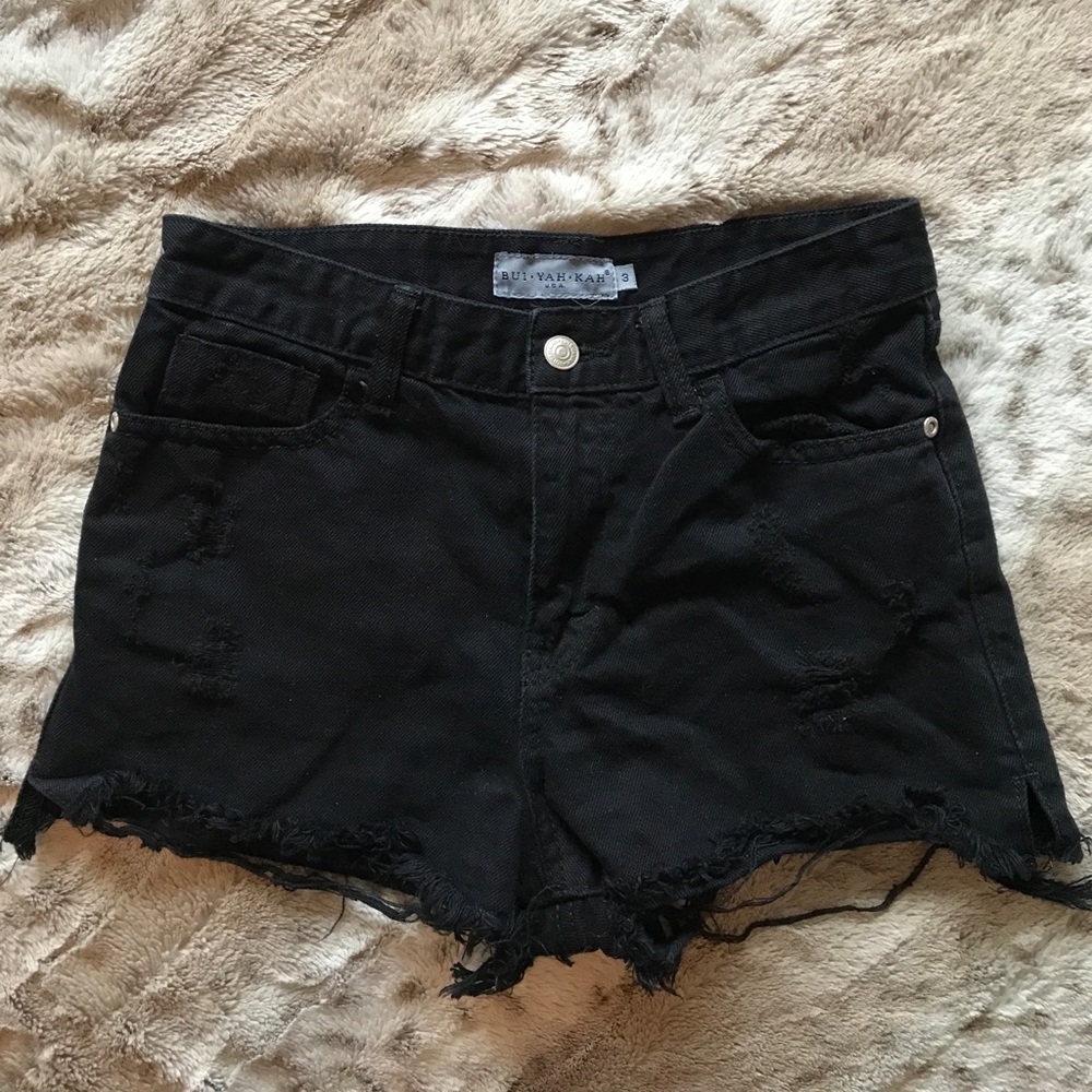 Bui•Yah•Kah black jean shorts